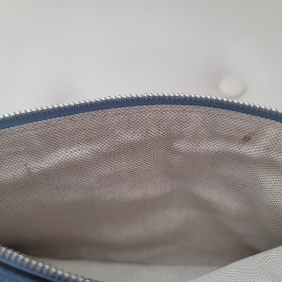 Authentic Gucci powder blue wristlet - Picture 8 of 8